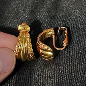 Jewelry OS Clip On Earrings Womens Gold Vintage Ribbed J Hoop Textured